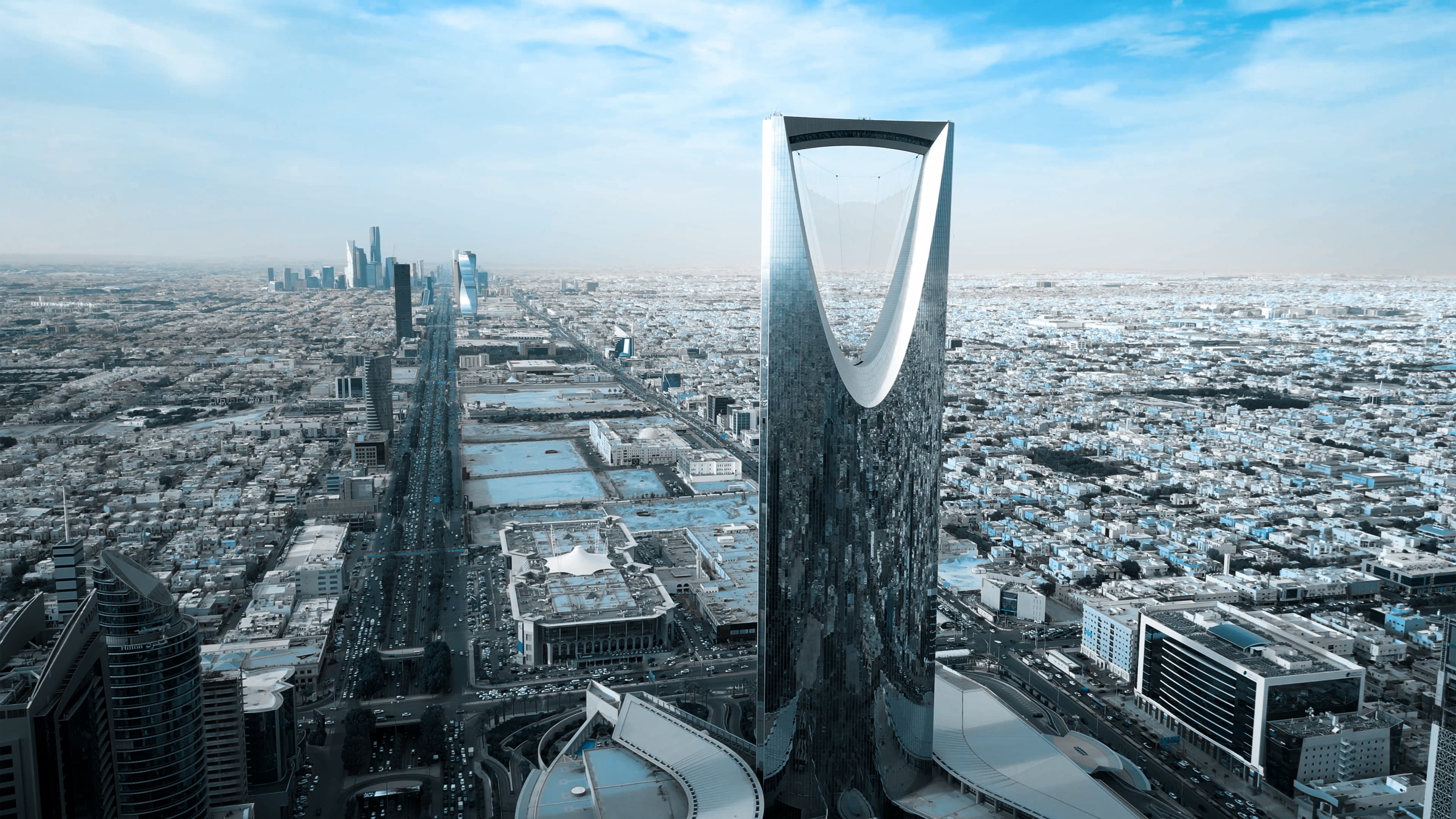 Saudi Arabia’s $10B Data Center Masterplan: Can the Desert Become the Next Cloud Hub? 